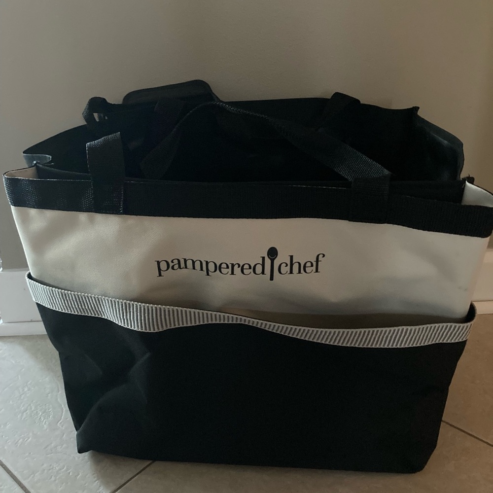 Pampered Chef consultant carry all bag